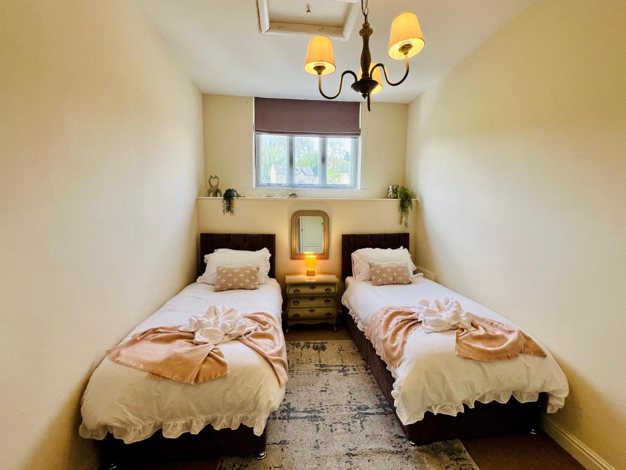 Top Floor Double En-Suite Br Apartment Central Matlock Матлок Екстериор снимка